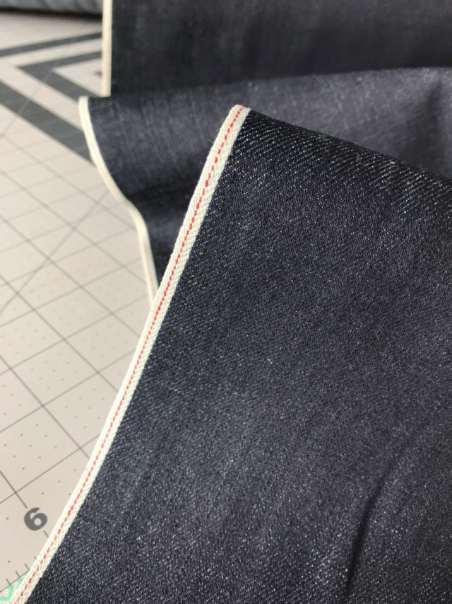 perbedaan denim dan jeans