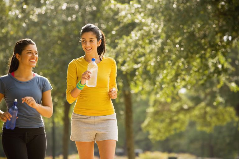 6 Trik Bakar Kalori Lebih Hanya dengan Jalan Kaki. Nggak Secapek Jogging, Tapi Bikin Ramping