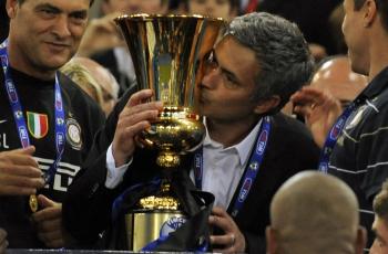 Mou treble winner bersama Inter Milan.