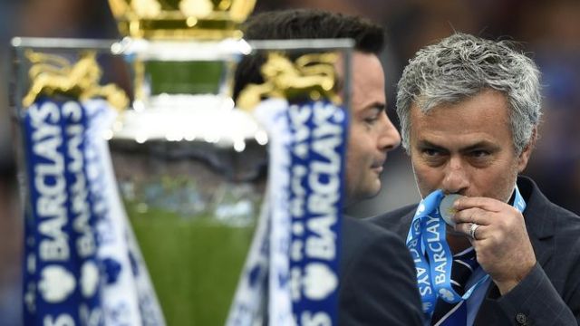 Mou saat melatih Chelsea.