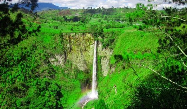 Air Terjun Sipiso Piso