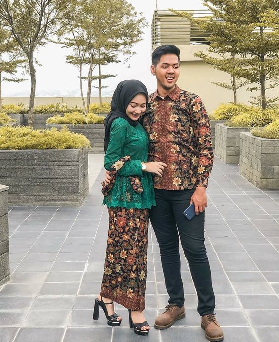 batik couple