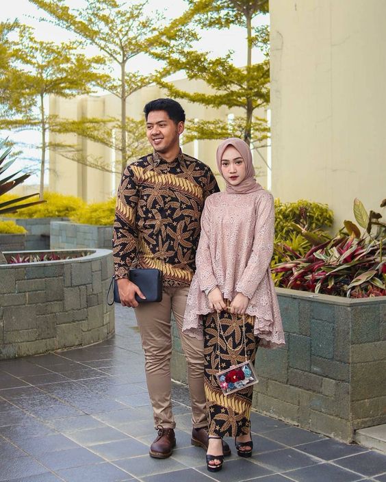 batik couple