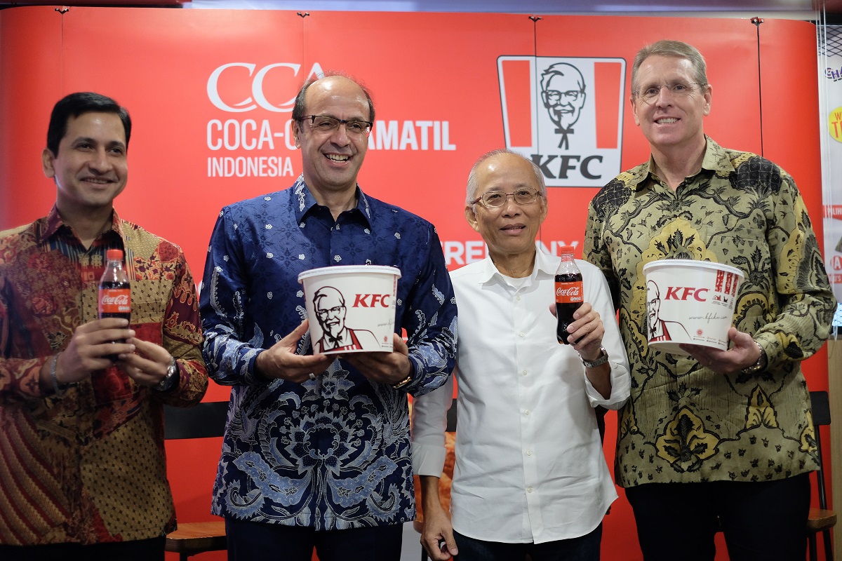 Kabar Baik Buat Kamu! Kini Produk Minuman Coca Cola Amatil Bisa Kamu Nikmatin di Gerai KFC