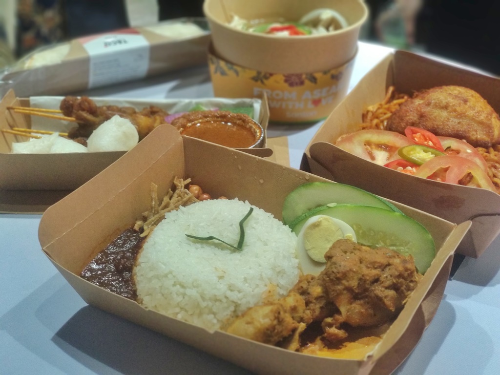 Unik! AirAsia Buka Restoran yang Jual Menu Makanan Penerbangan. Kayak Apa Ya?