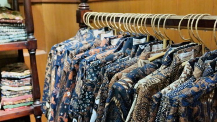 Rekomendasi 5 Tempat Beli Batik di Solo yang Murah untuk Oleh-oleh Keluarga