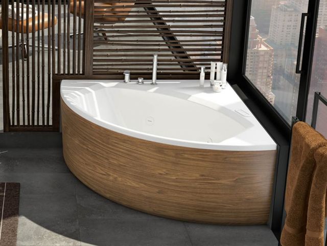 Bathtub di Sudut Kamar Mandi