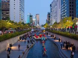 Cheonggyecheon Stream (Sungai Cheonggye)