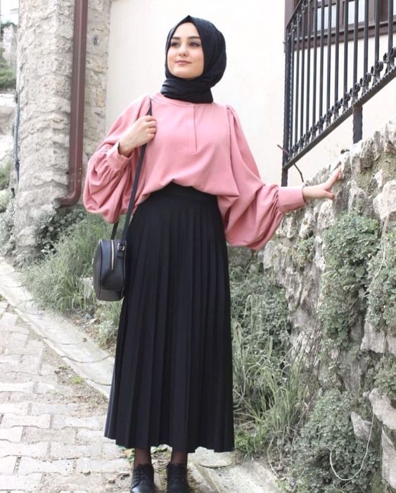 ootd rok plisket hitam