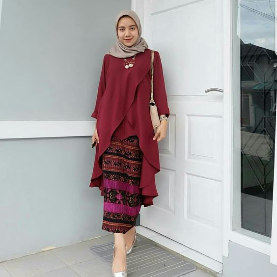 kebaya maroon hijab