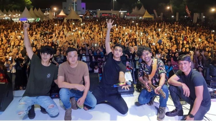 Hampir 14 Tahun Berkarier sebagai Vokalis, Naga Kejutkan Fans dengan Keputusan Pamit dari Lyla