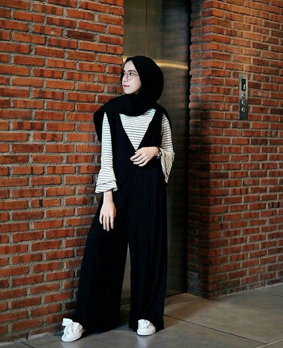 OOTD Hijab Hitam