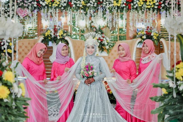 pose pengantin kekinian