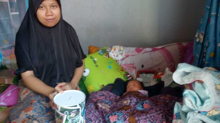 Suami Istri Ini Bayar Biaya Persalinan Pakai Uang Koin Rp1000, Hasil Menabung 9 Bulan. Salut Banget!