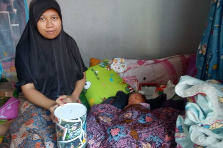 Suami Istri Ini Bayar Biaya Persalinan Pakai Uang Koin Rp1000, Hasil Menabung 9 Bulan. Salut Banget!