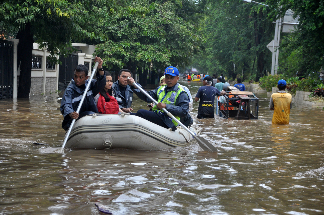 Buat Korban Banjir Jabodetabek, Polytron Gratiskan Biaya Jasa Perbaikan Elektronik Nih