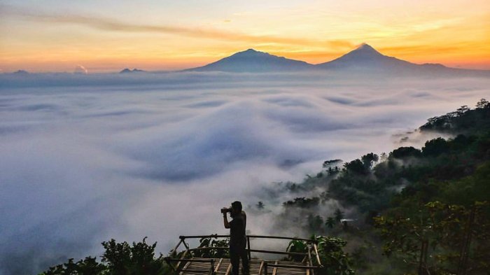 Menikmati Sunrise Punthuk Setumbu Layaknya Rangga dan Cinta di AADC 2