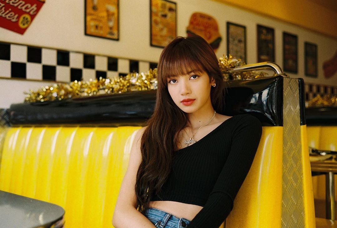 Alami Pelecehan Seksual, Semua Barang yang Disentuh Lisa Blackpink Dilelang Pemilik Kafe di Thailand