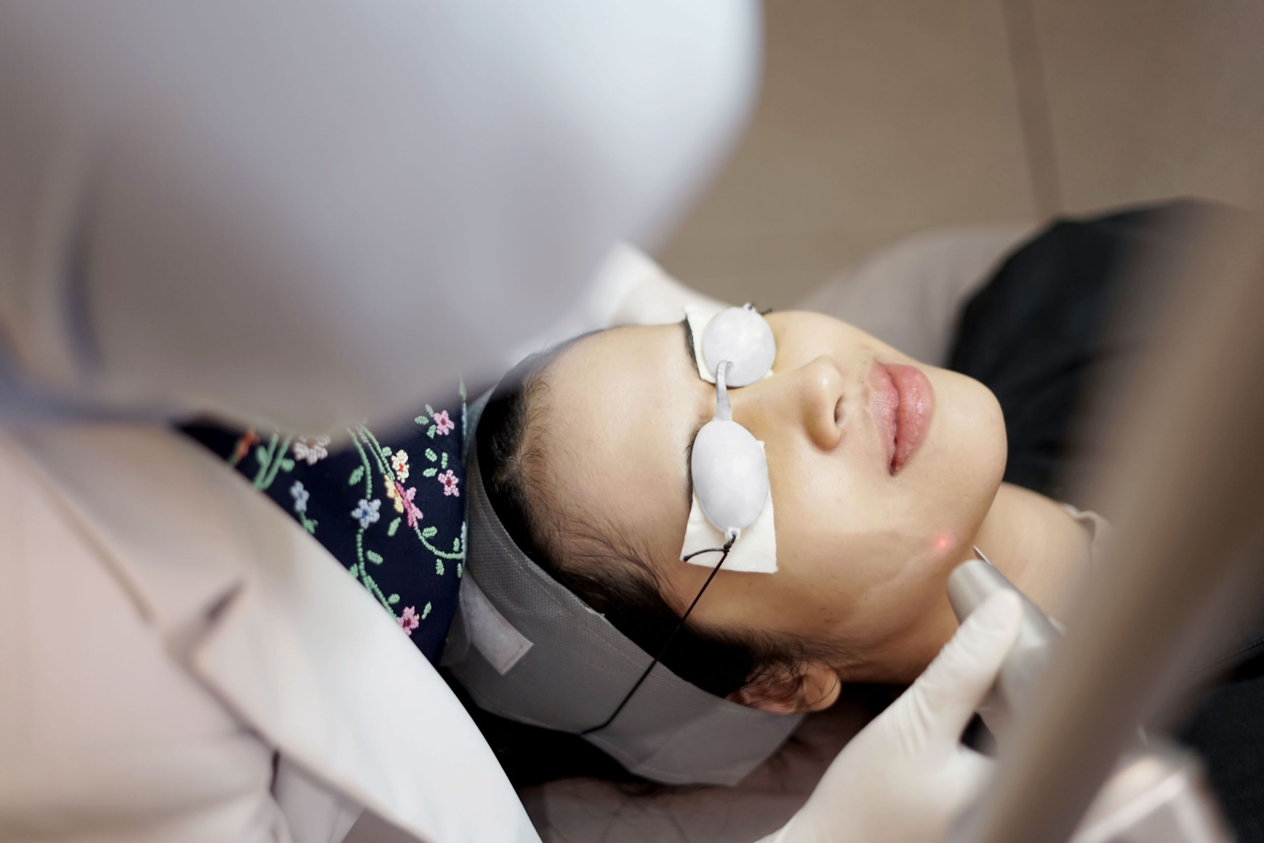 Atasi Penuaan Dini Sesuai Kondisi Kulit, ERHA Luncurkan Perawatan Laser Photorejuvenation