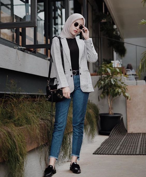 Selain Hitam, 9 Warna Blazer Ini Bisa Menyempurnakan Tampilan Formalmu. Cakep Buat Ngantor!