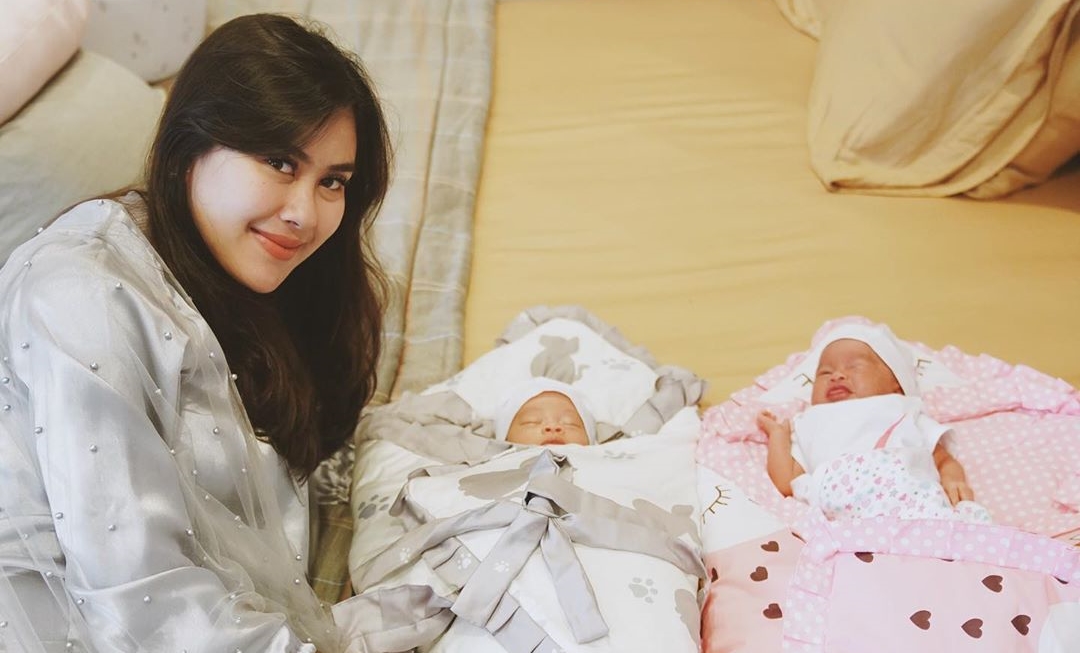 Setelah Adakan Akikah, Syahnaz dan Jeje Sunat Bayi Laki-Lakinya yang Masih Berusia Satu Bulan