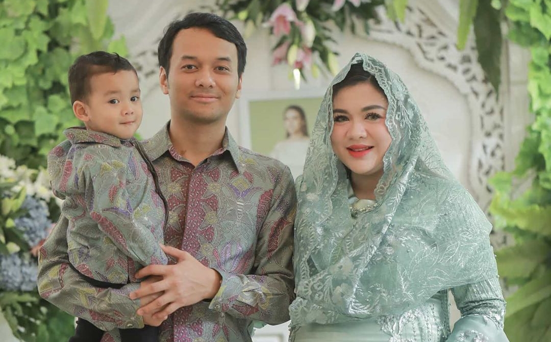 Selamat! Vicky Shu Akhirnya Lahirkan Putra Kedua. Potret sang Bayi Curi Perhatian~