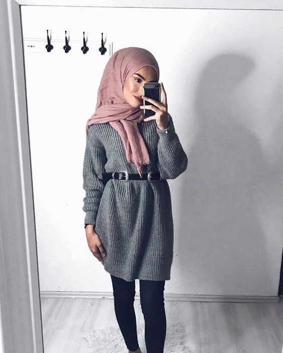 Cantik, Ini Cara Tampil Anggun dengan Tunik Berbahan Rajut. Sungguh Anti Mainstream!