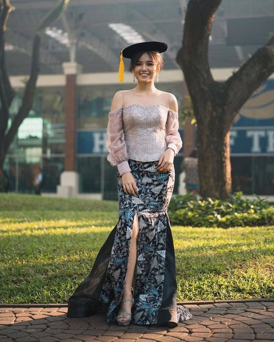 kebaya wisuda