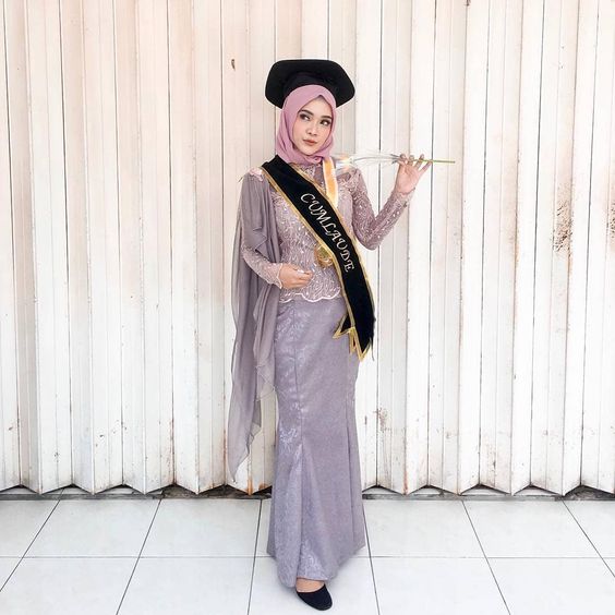 kebaya wisuda