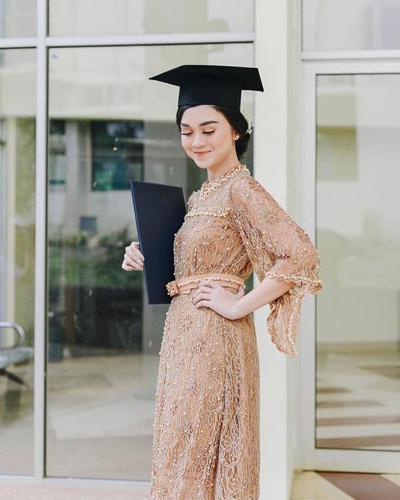 kebaya wisuda