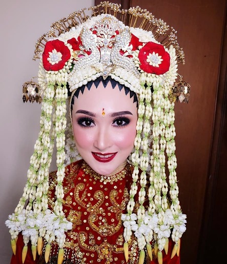 Pengantin Banjar Baamar Galung Pancar Matahari / MUA : @rina.mutiara / Attire : @Hotzromeo