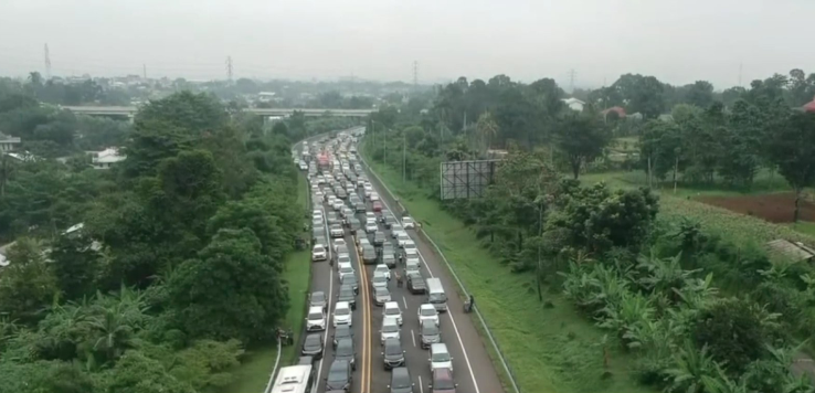 Wisata Jakarta Ditutup, Jalur ke Puncak Macet Sepanjang 8 KM. Begini Penjelasan Polisi