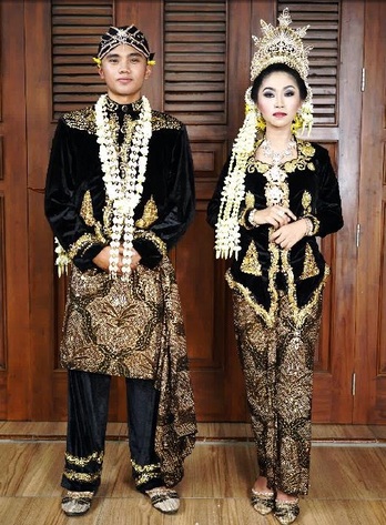 Pengatin Putri Kabupaten Semarang / MUA : @siwihap / Attire : Harpi Melati Kabupaten Semarang 