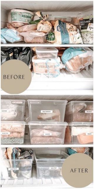 Merapikan freezer dengan menggunakan kotak-kotak plastik.