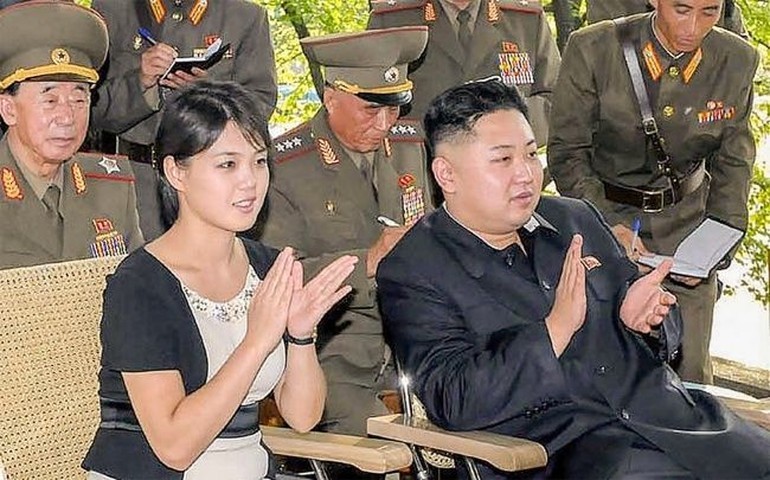 5 Potret Gaya Istri Kim Jong Un dari Dulu Hingga Kini. Salut Sama Karakternya yang Elegan!