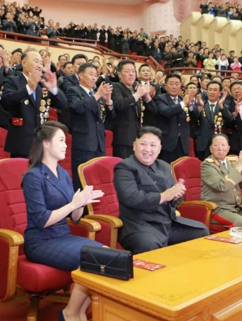 5 Potret Gaya Istri Kim Jong Un dari Dulu Hingga Kini. Salut Sama Karakternya yang Elegan!