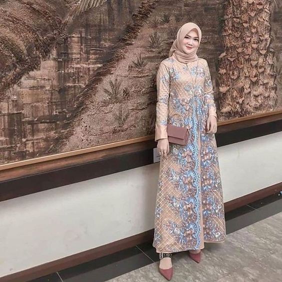 Koleksi Kebaya Dress dari 9 Butik Lokal yang Harus Kamu Punya. Desainnya Anggun Luar Biasa!