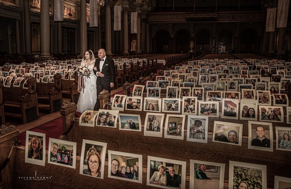 Gelar Pernikahan di Gereja Saat Corona, Pasangan Pengantin dapat Kejutan ‘Tamu’ yang Tak Biasa~