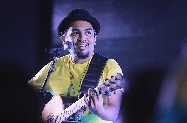 Deretan Lagu Glenn Fredly yang Setia Menemanimu dari Patah Hati Hingga Bahagia. Favoritmu yang Mana?