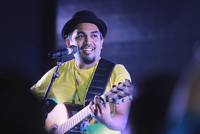 Deretan Lagu Glenn Fredly yang Setia Menemanimu dari Patah Hati Hingga Bahagia. Favoritmu yang Mana?