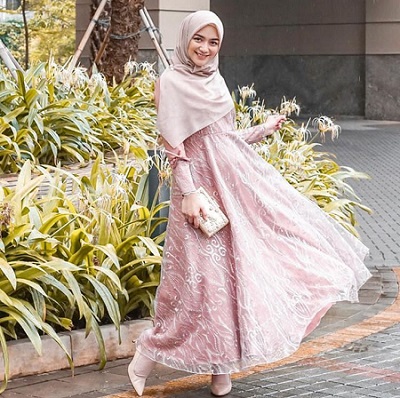 Gamis brokat untuk kondangan