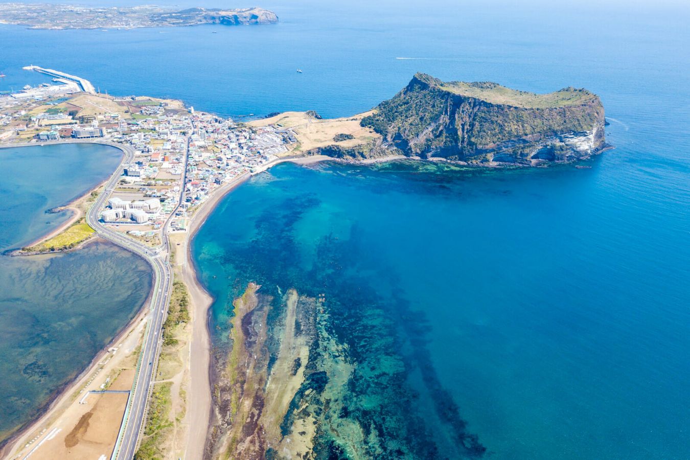 Liburan ke Pulau Jeju, Ibu dan Anak yang Positif Covid-19 Digugat Pemerintah 1,7 Milyar Rupiah!