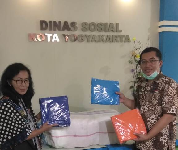 #PelukJauh Tenaga Medis, XM Global Donasikan APD ke Rumah Sakit dan Dinsos Yogyakarta