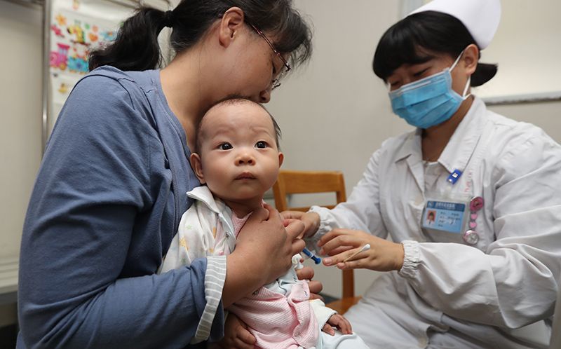 Serba Serbi Imunisasi Anak Selama Pandemi Corona. Wajib Dilakukan Sesuai Jadwal Atau Ditunda?