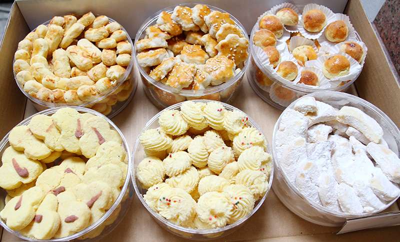 6 Cara Menyimpan Kue Kering Lebaran Biar Tahan Lama. Merenyahkan Kue yang Melempem pun Bisa