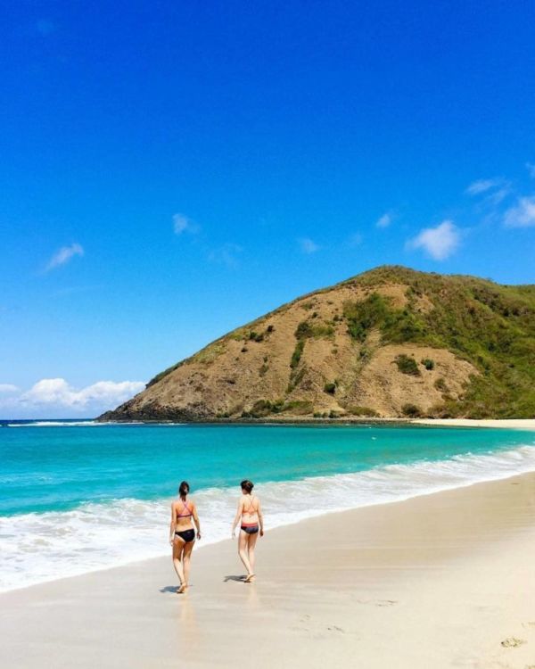 Rekomendasi 7 Pantai Indah di Lombok yang Menunggumu Datang. Kangen Nyebur Nggak Sih?