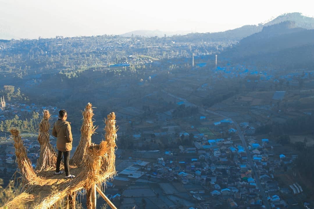 Bukit Baper, Destinasi Hits dengan Pemandangan Alam Cantik di Brebes. Kalau Lagi Baper Mending ke Sini!