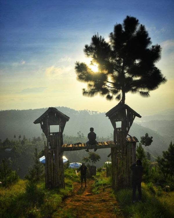 Bukit Baper, Destinasi Hits dengan Pemandangan Alam Cantik di Brebes. Kalau Lagi Baper Mending ke Sini!