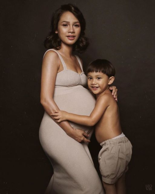 10 Ide Maternity Photoshoot ala Andien Aisyah. Di Rumah Aja Tapi Hasil Fotonya Sekece di Studio!