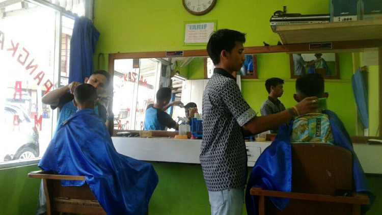 Nostalgia Tempat Cukur Zaman Dulu. Era Kejayaan Potong Rambut Sebelum Tren Barber Shop